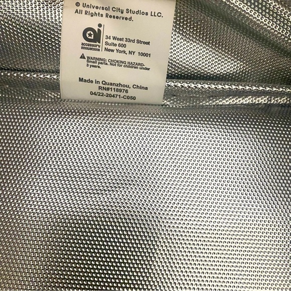 Minion The Rise of Gru Lunch Tote Kids Insulated Lunch Bag Pockets NWOT - Picture 9 of 11